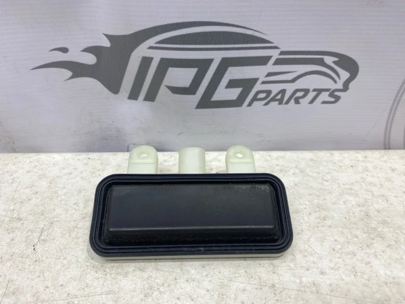 Кнопка крышки багажника Mercedes-Benz W221