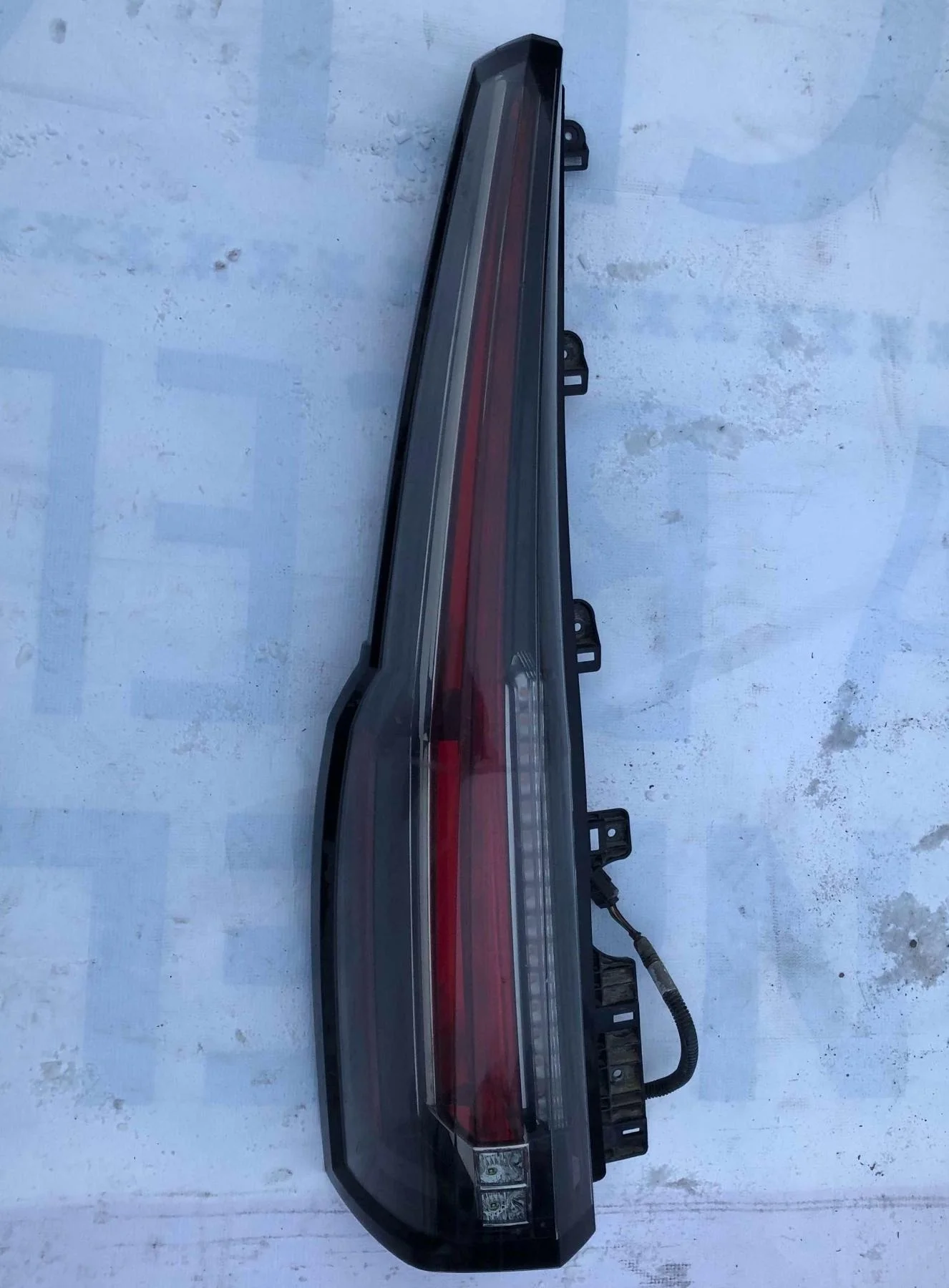 Задний фонарь левый Cadillac Escalade 2015-2020 84211922 ; 23337146 ; 84038641 ; 23270114 121688