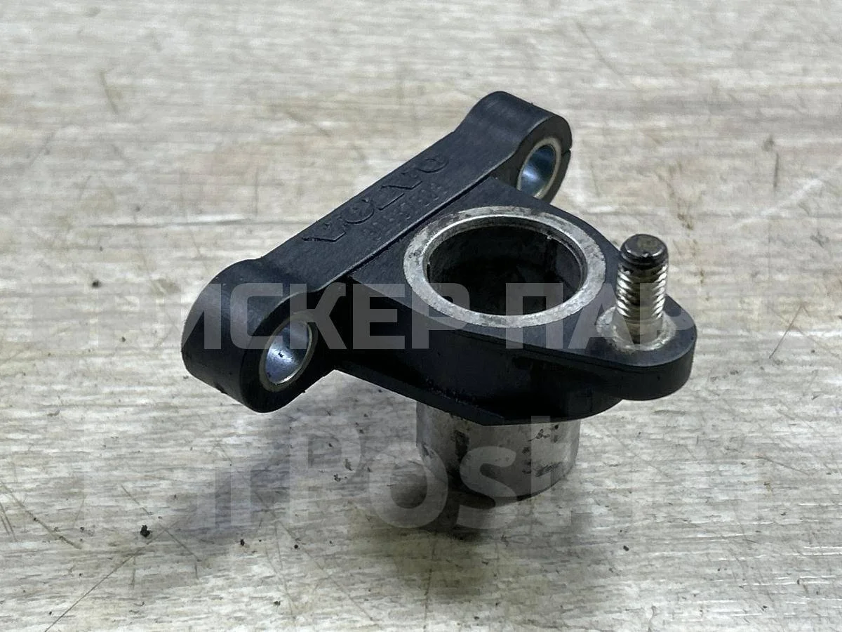 Кронштейн датчика коленвала Вольво S40 2  (MS)