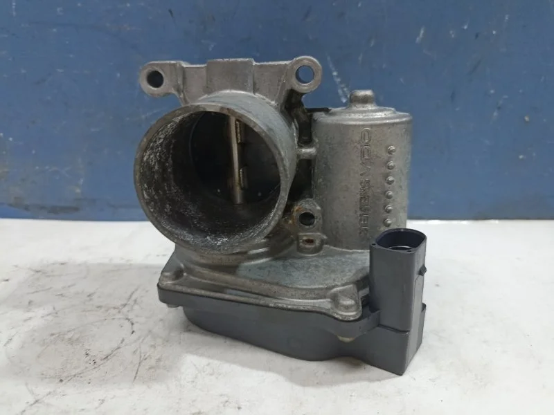 Заслонка дроссельная Seat Ibiza 2005 03C133062B 1.2 BXV