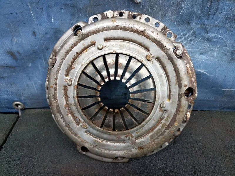 Корзина сцепления Seat Ibiza 2005 03D141025C 1.2 BXV