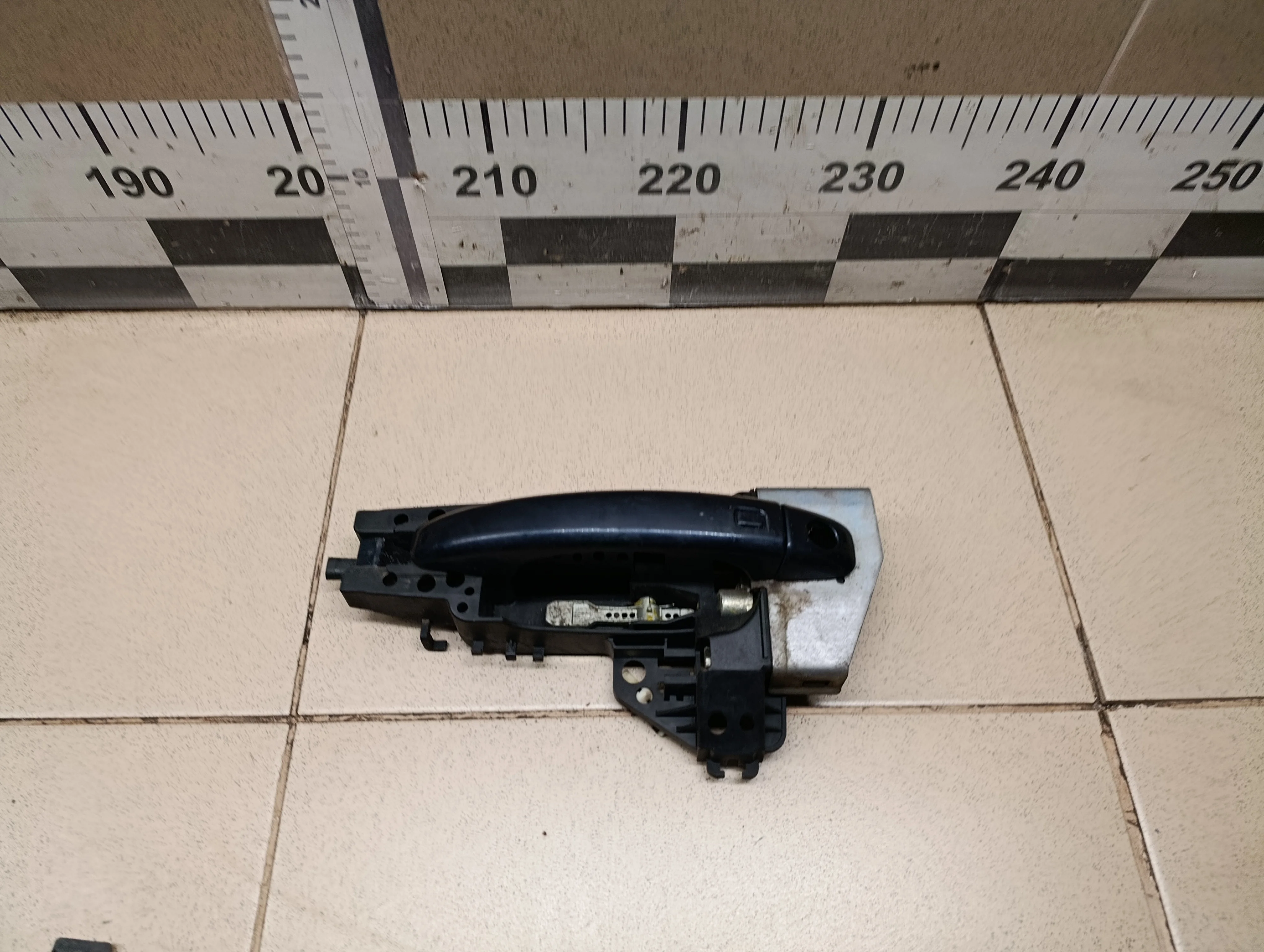 Кронштейн ручки A4 [B8] 2007-2015