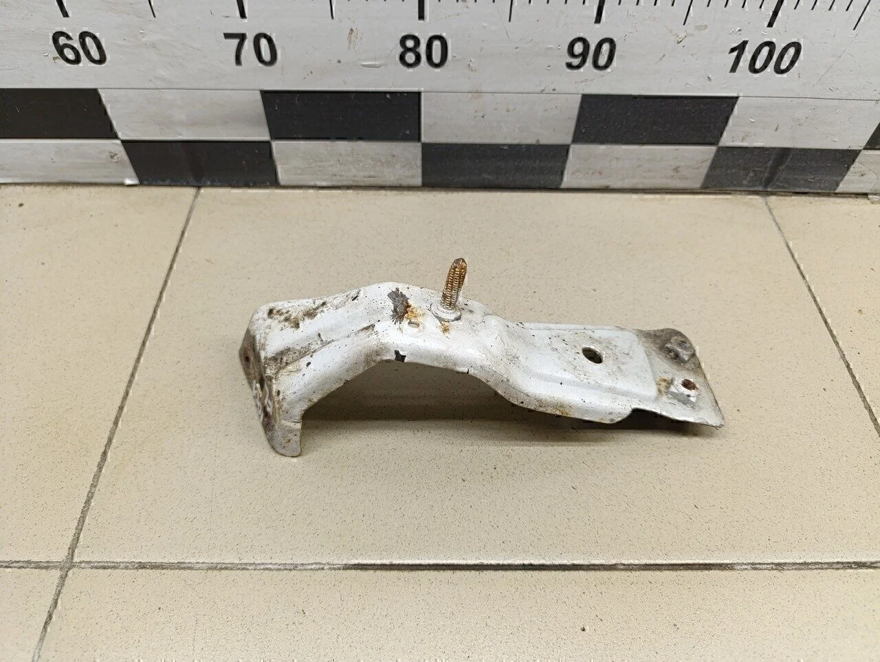 Кронштейн крепления крыла Jetta 2011>