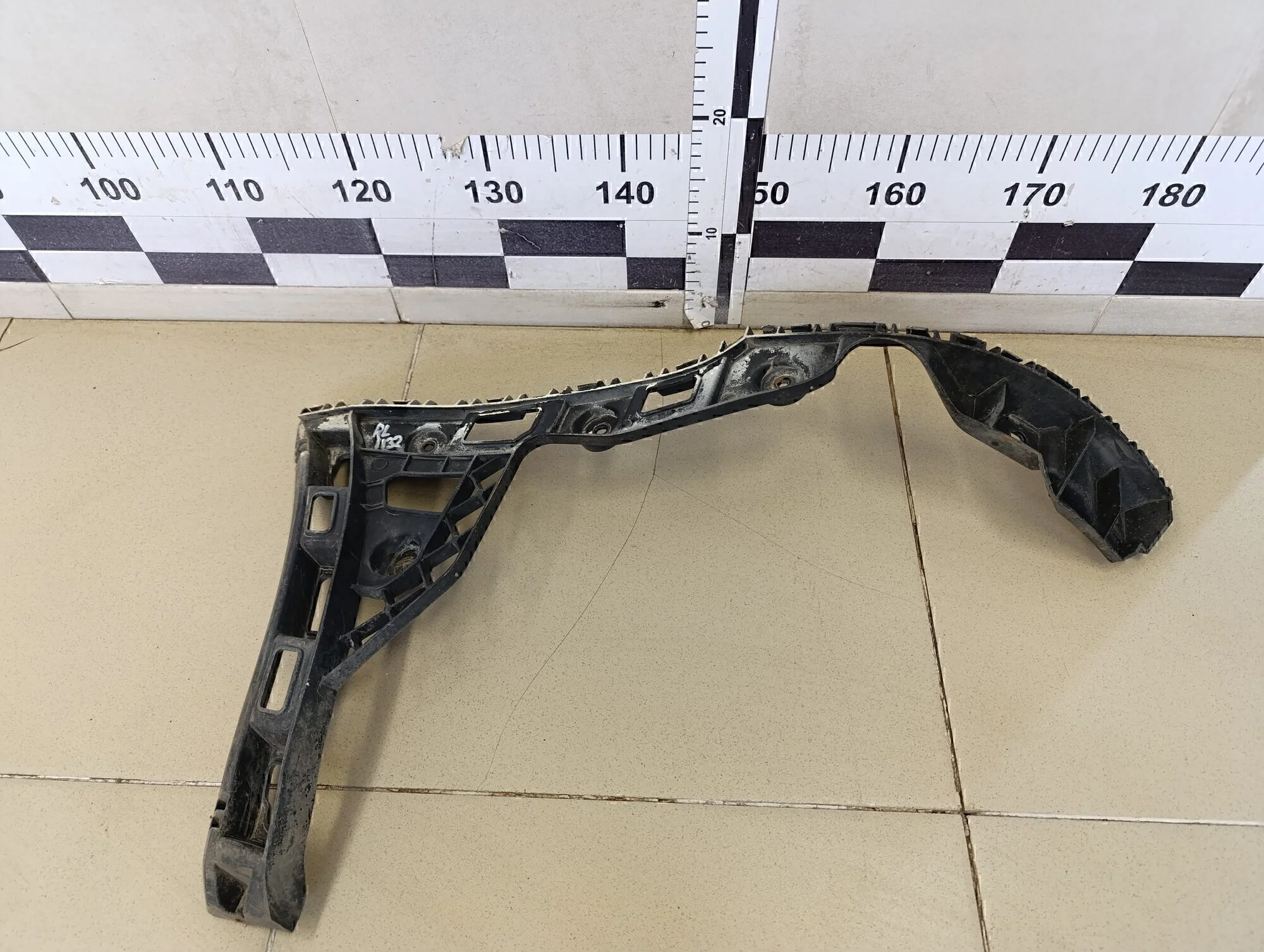 кронштейн заднего бампера Polo (Sed RUS) 2011>