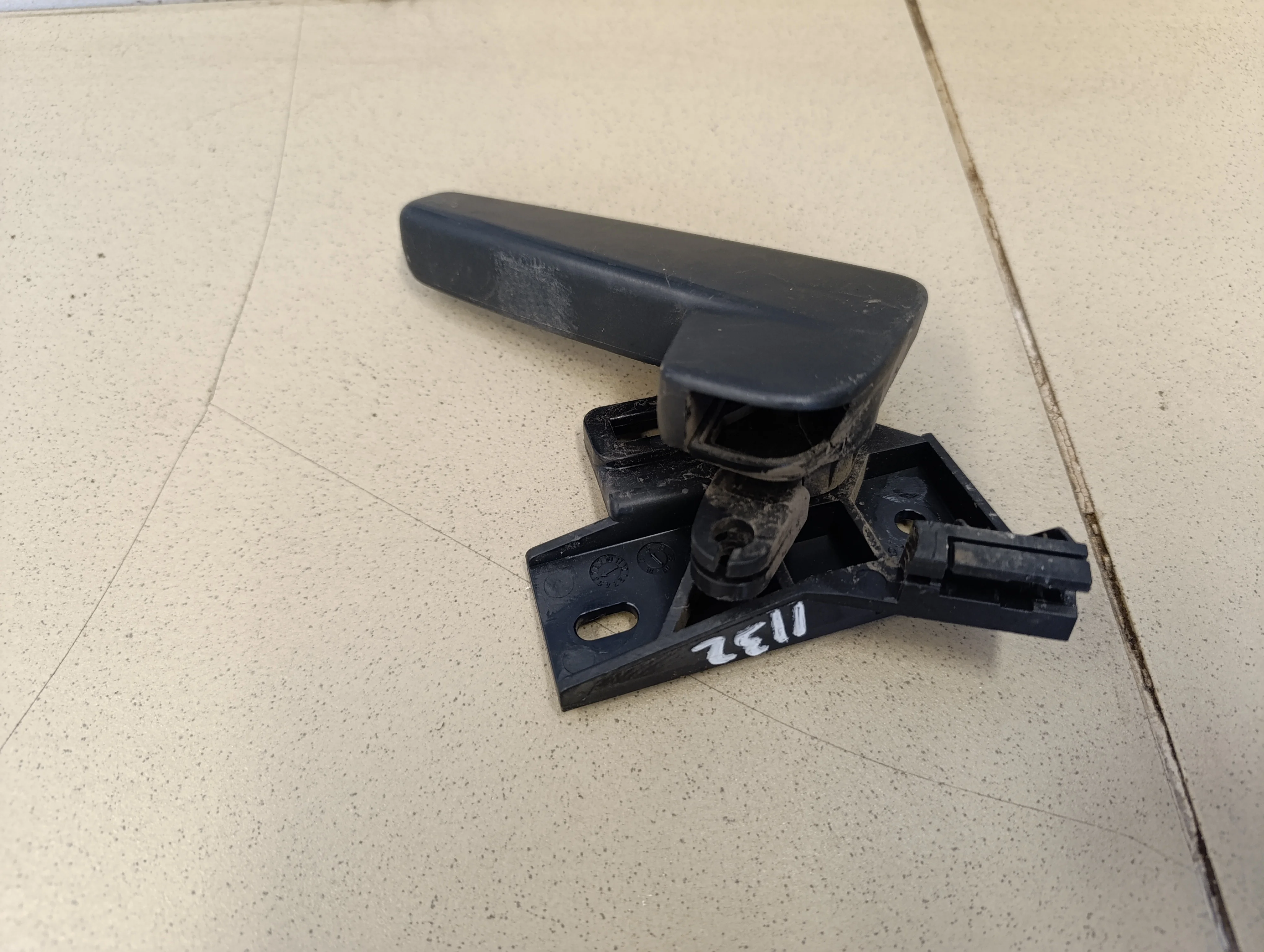 Ручка открывания капота Polo (Sed RUS) 2011>