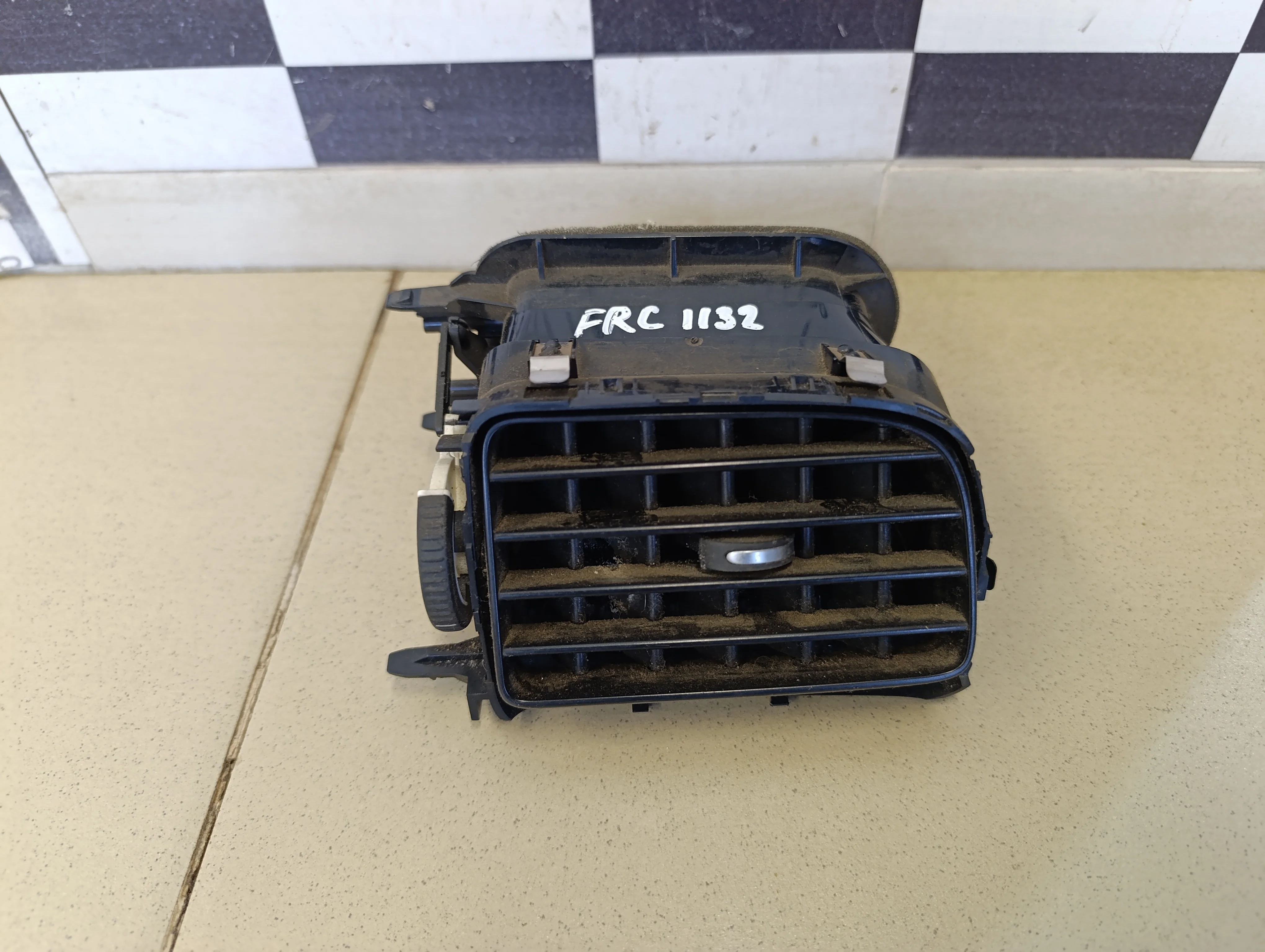 Дефлектор воздушный Polo (Sed RUS) 2011>