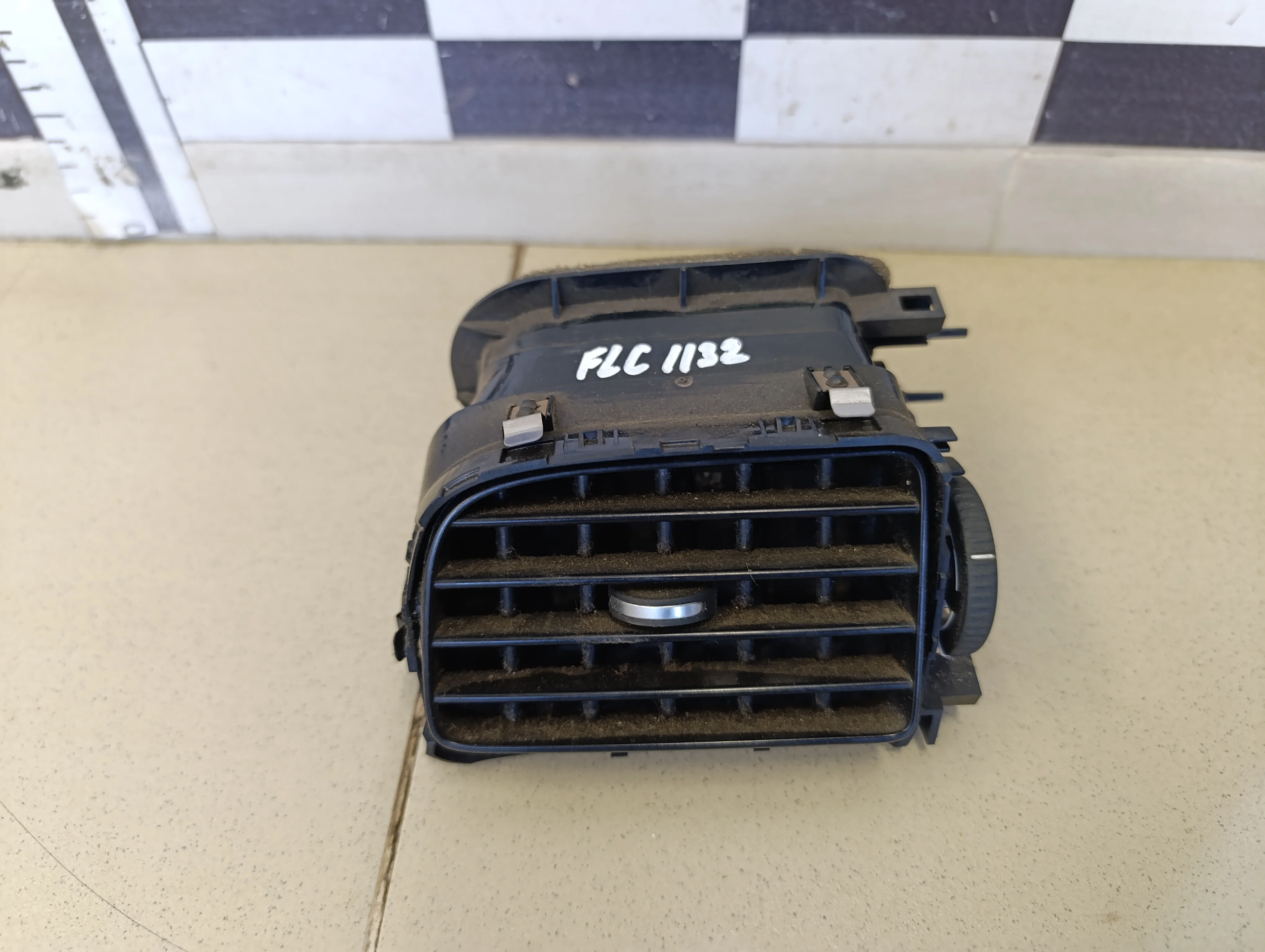 Дефлектор воздушный Polo (Sed RUS) 2011>