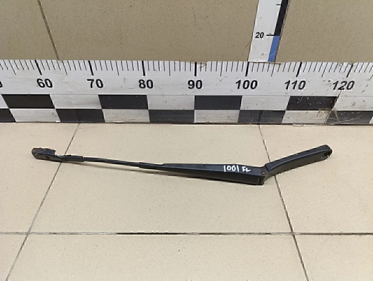 Поводок стеклоочистителя передний левый Jetta 2011>