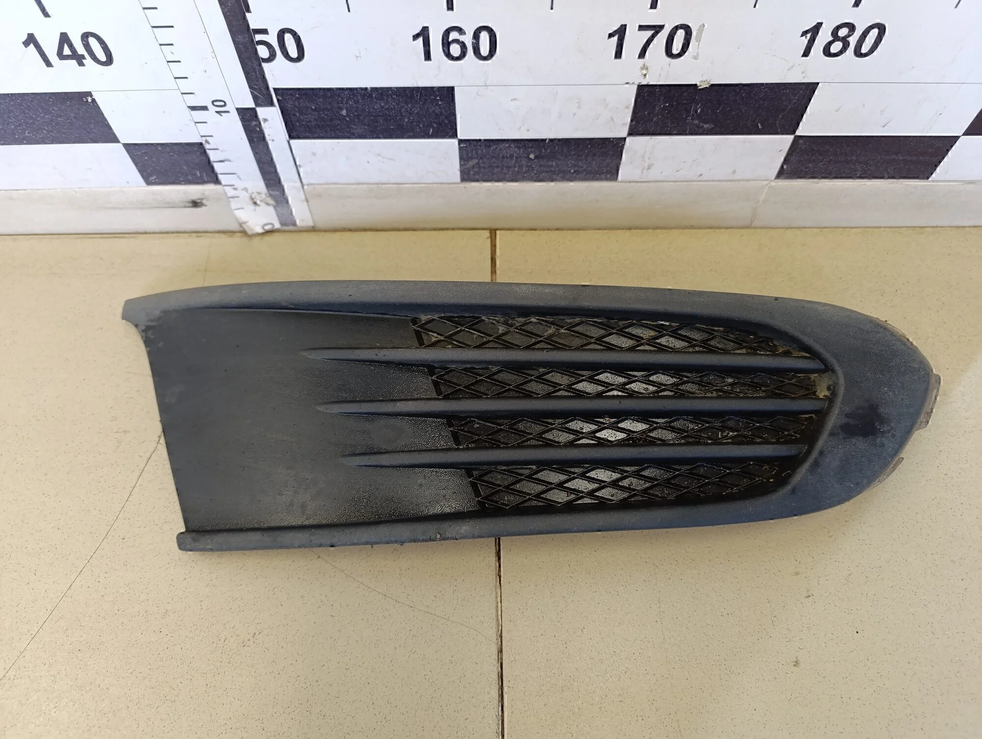 Решетка в бампер правая Polo (Sed RUS) 2011>