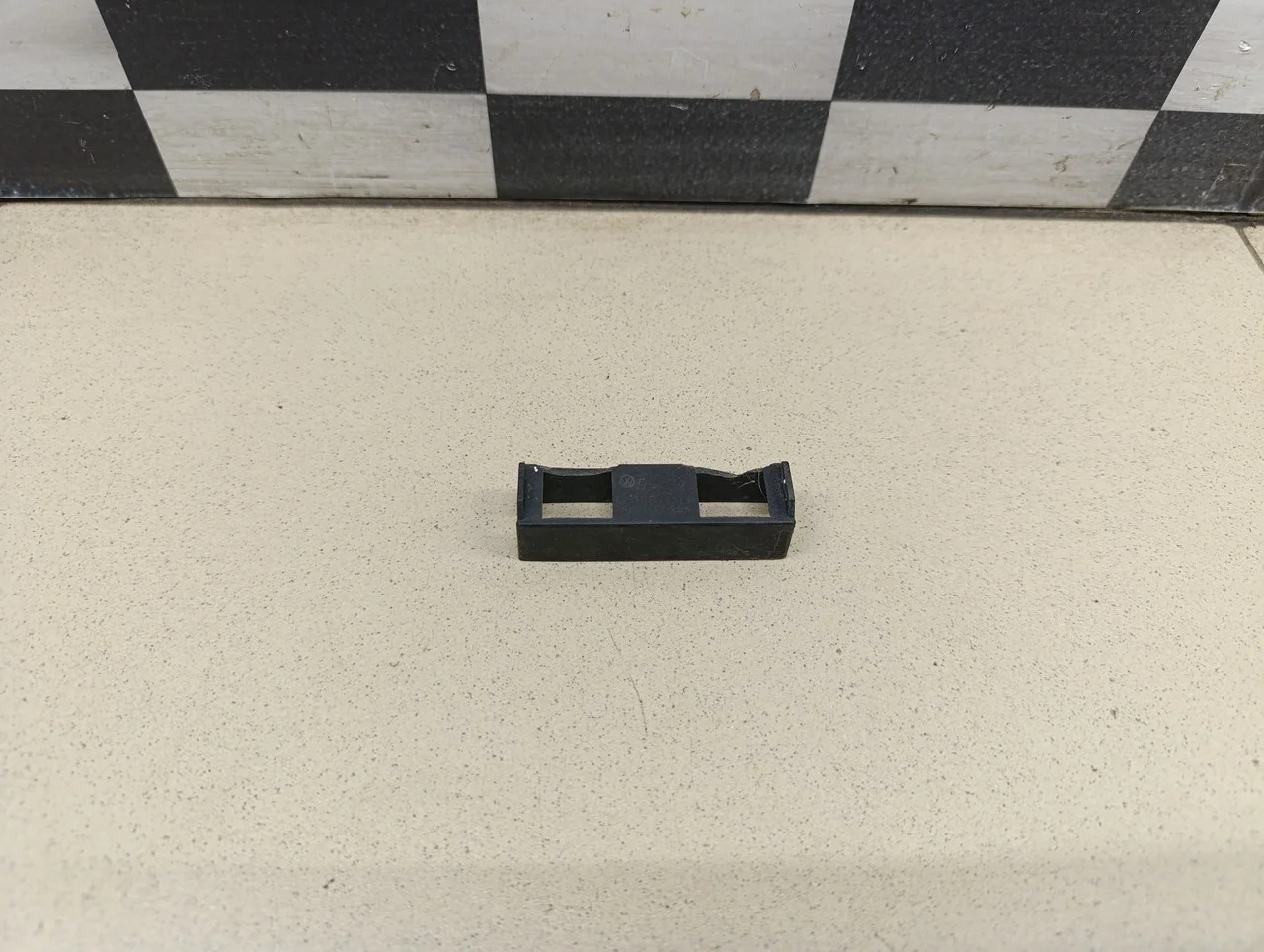 Кронштейн (сопут. товар) Polo (Sed RUS) 2011>