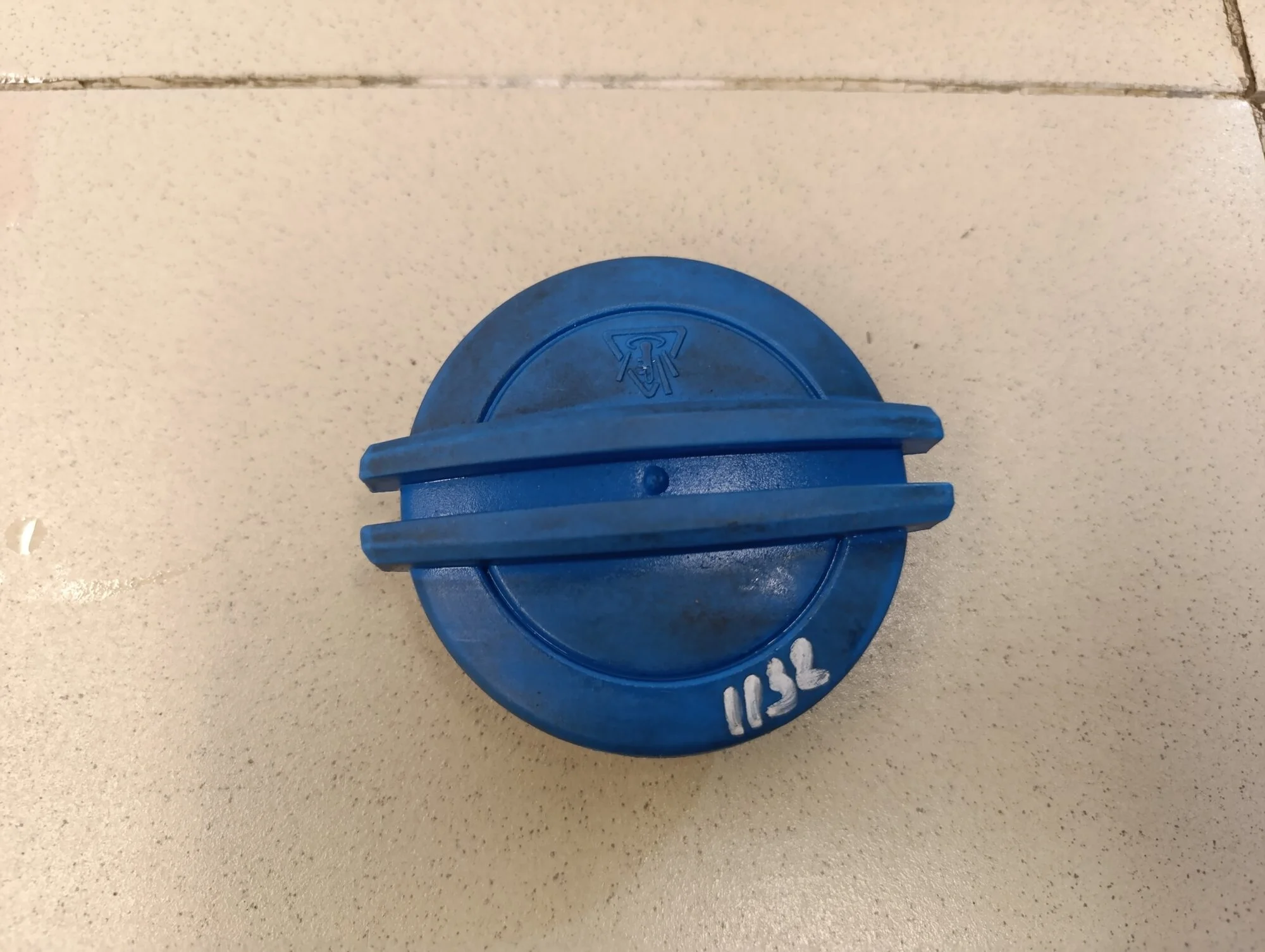 Крышка расширительного бачка A3 (8L1) 1996-2003