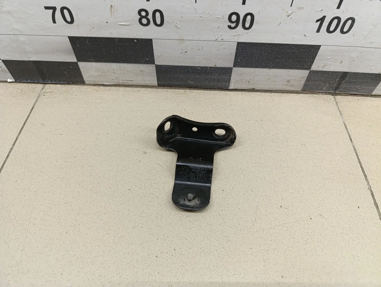 Кронштейн двигателя правый Passat [B6] 2005-2010