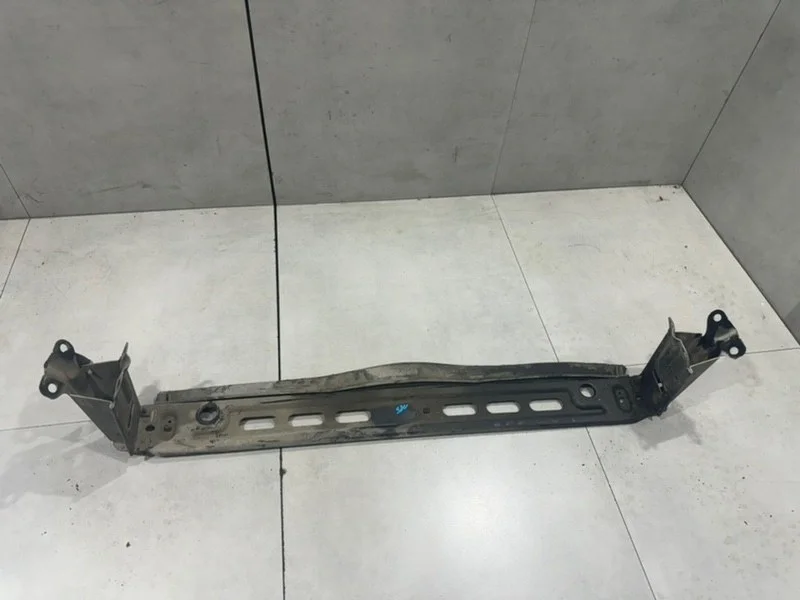 Крепление радиатора Volvo S80