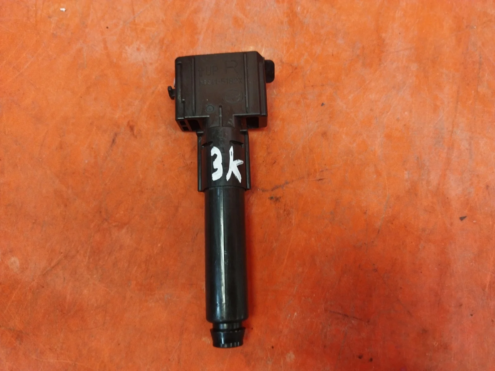 Форсунка фароомывателя Mazda CX-5 2017-нв