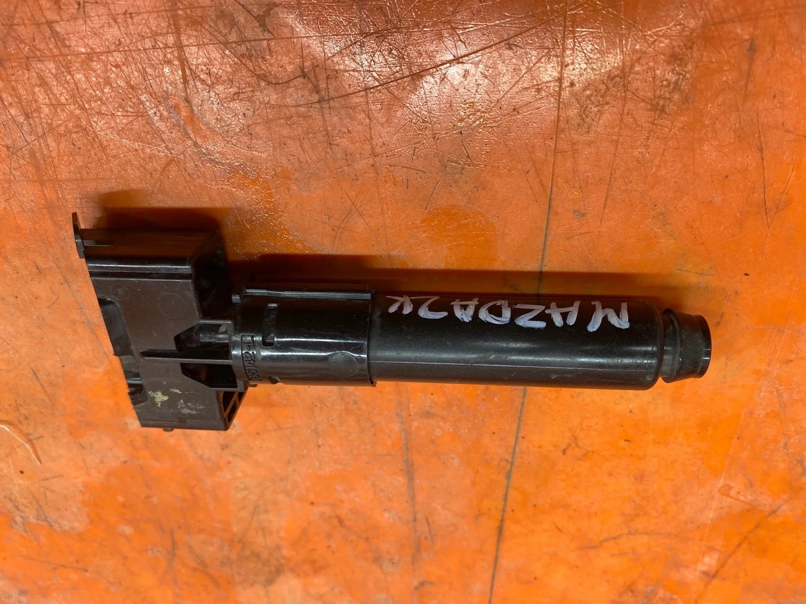 Форсунка фароомывателя Mazda CX-5 2017-нв