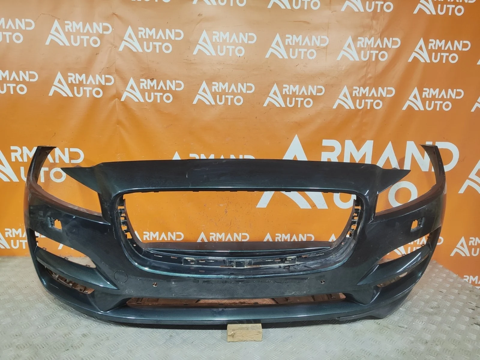 Бампер Jaguar F-PACE 2016-2020