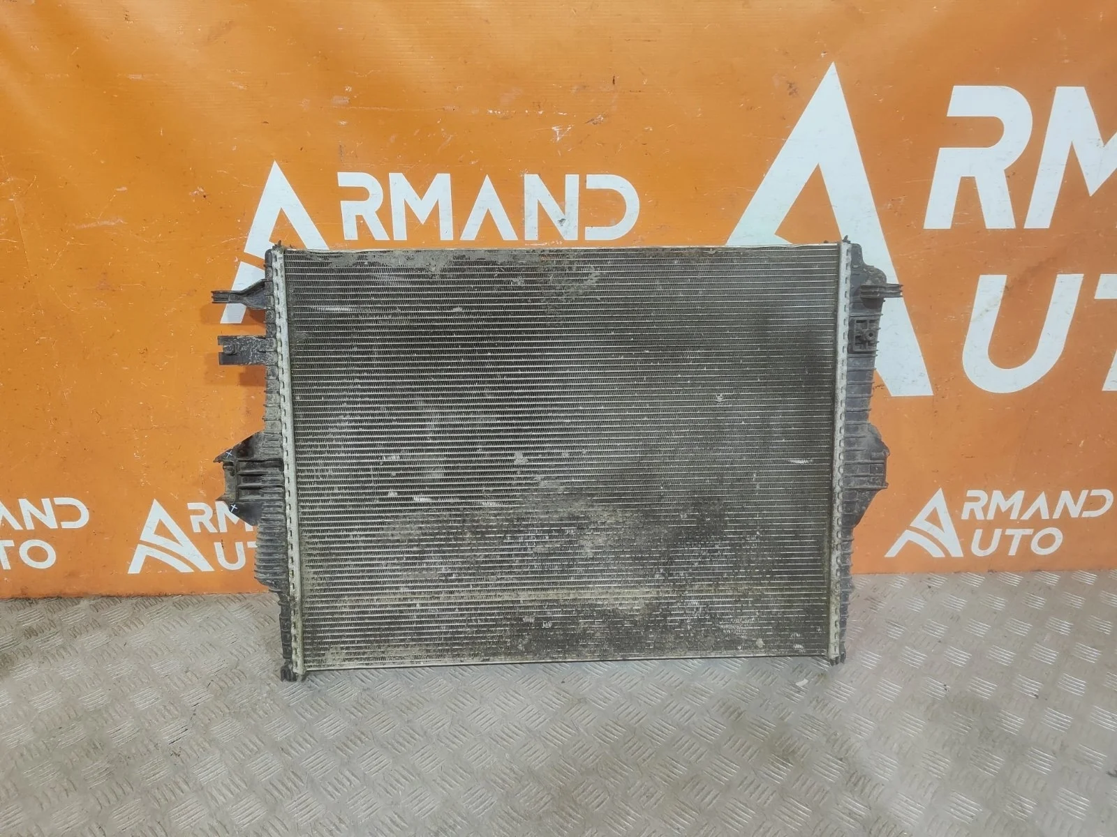 Радиатор двигателя (двс) Volkswagen Touareg 2010-2018