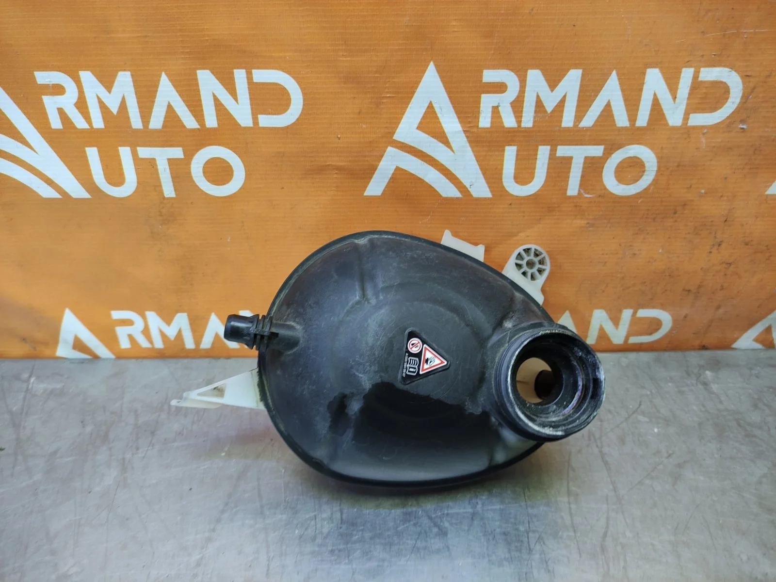 Бачок расширительный Mercedes -Class 2014-2021 W205