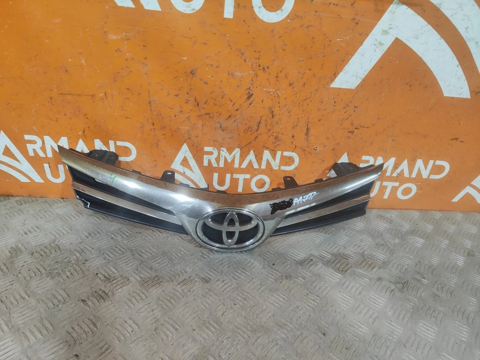 Решетка радиатора Toyota Corolla 2015-2019 11 E160 E170 E180