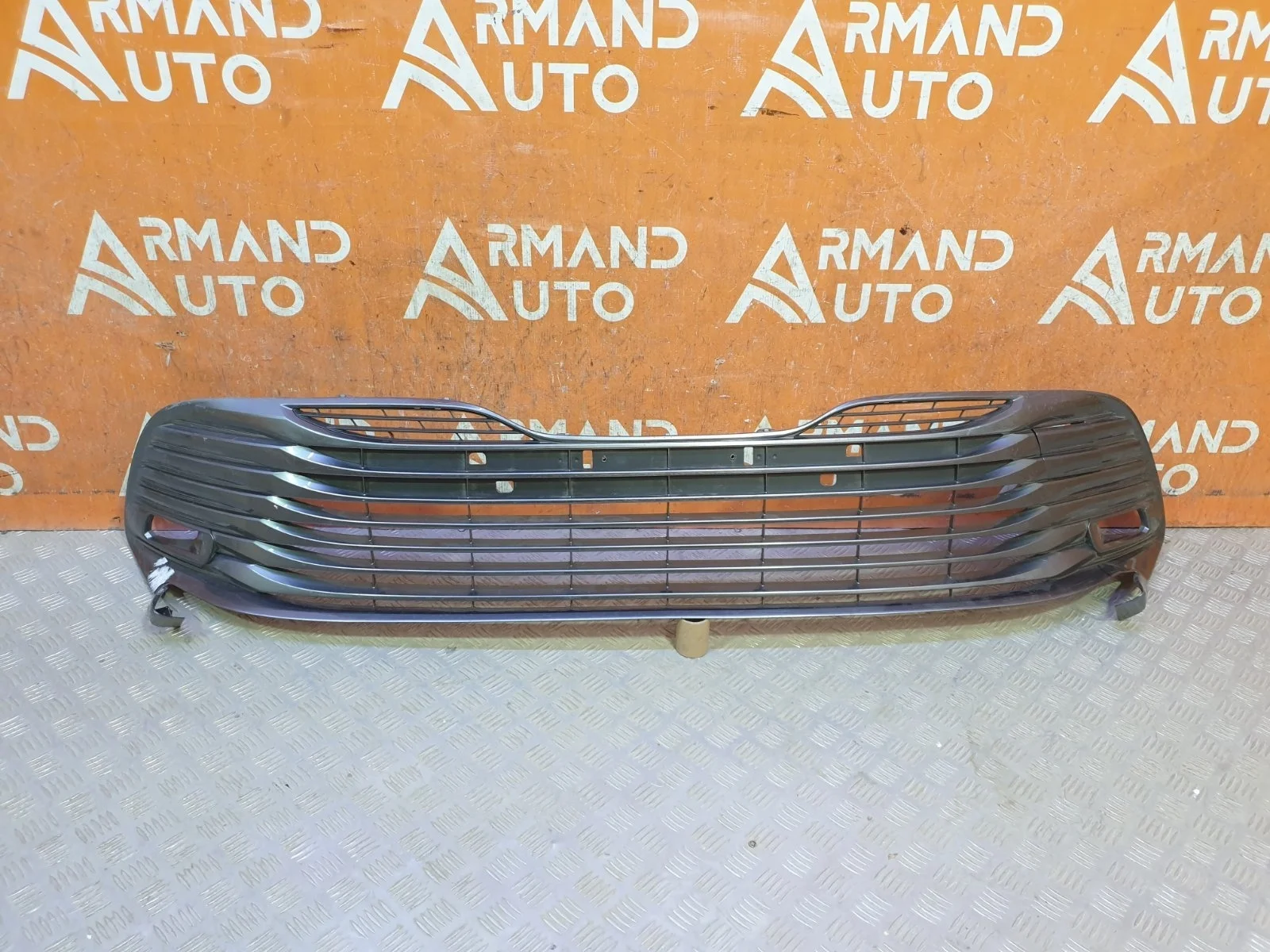 Решетка бампера Toyota Camry 2017-2020 8 XV70