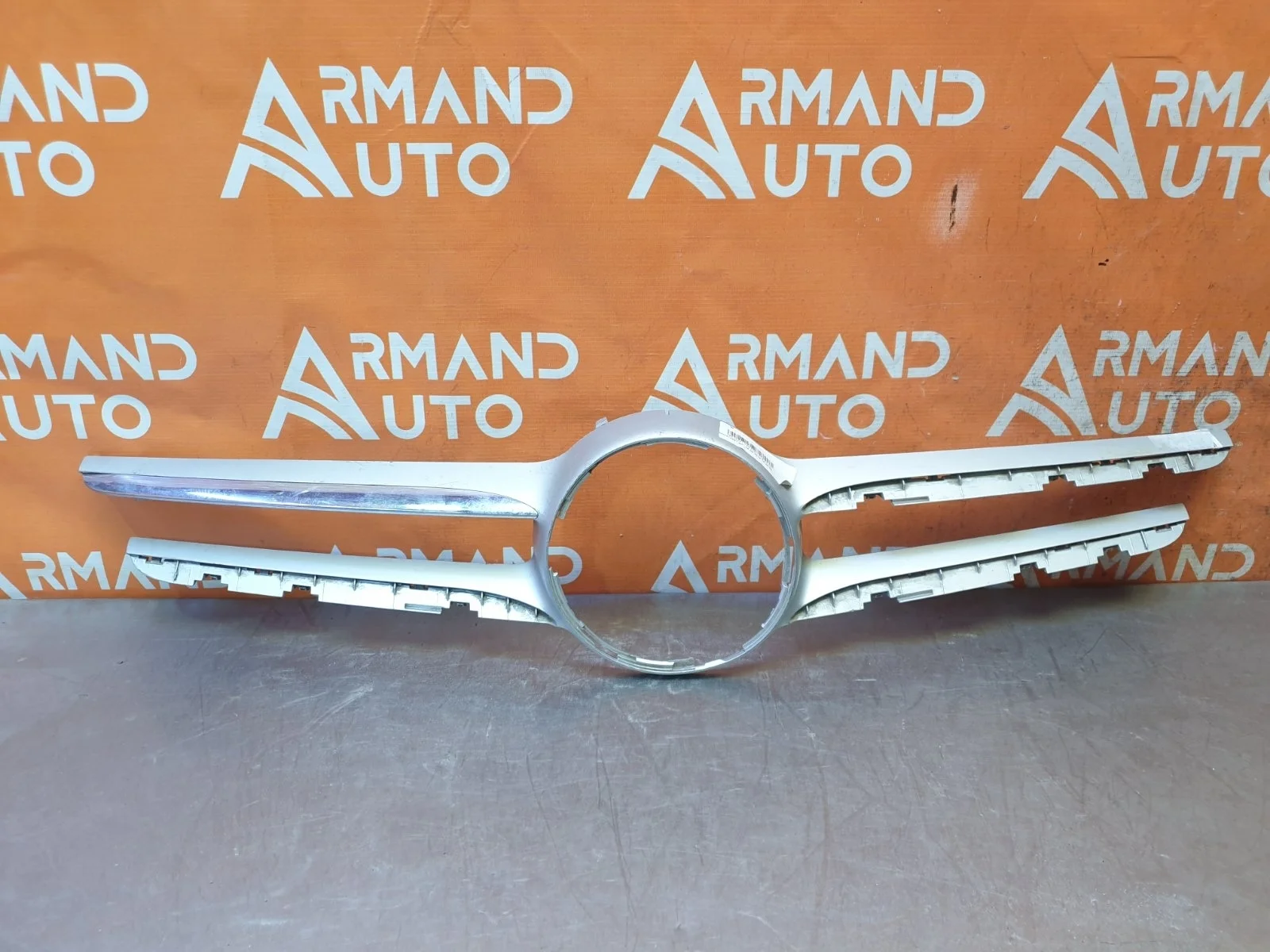 Накладка решетки радиатора Mercedes -Class 2014-2018 W205