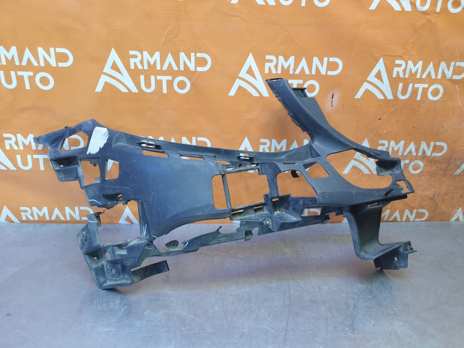 Кронштейн бампера Mercedes -Class 2016-2020 W213