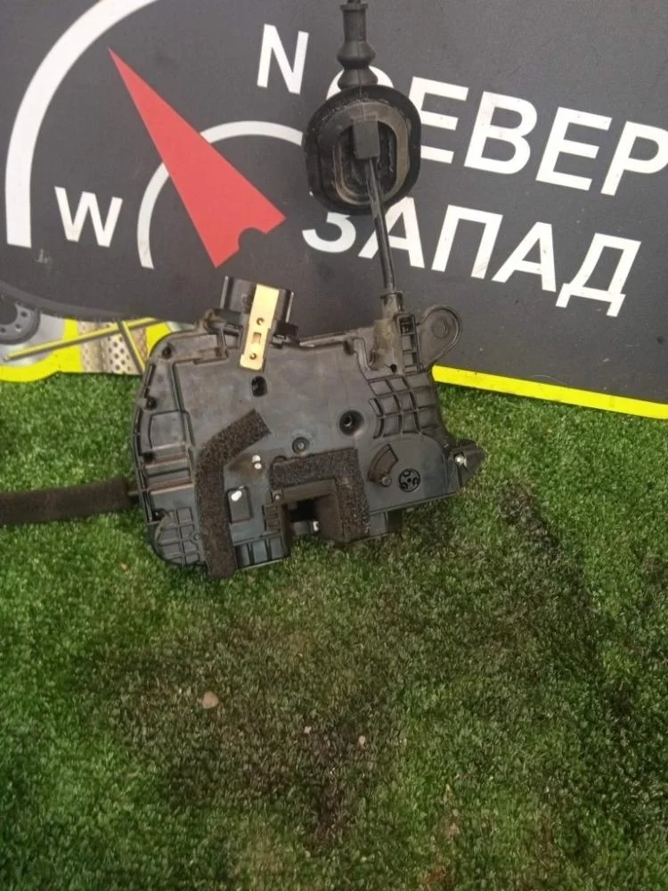 Замок двери Renault Kaptur 2019 805034742R HHA H4M429, задний левый