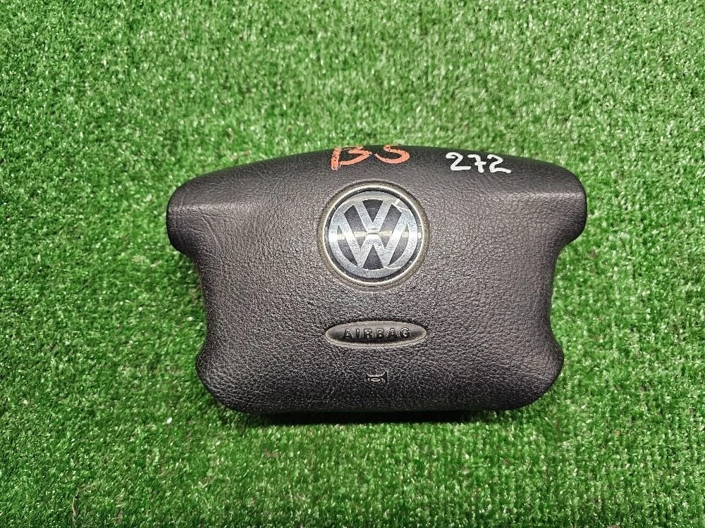 Подушка безопасности водителя Volkswagen Passat