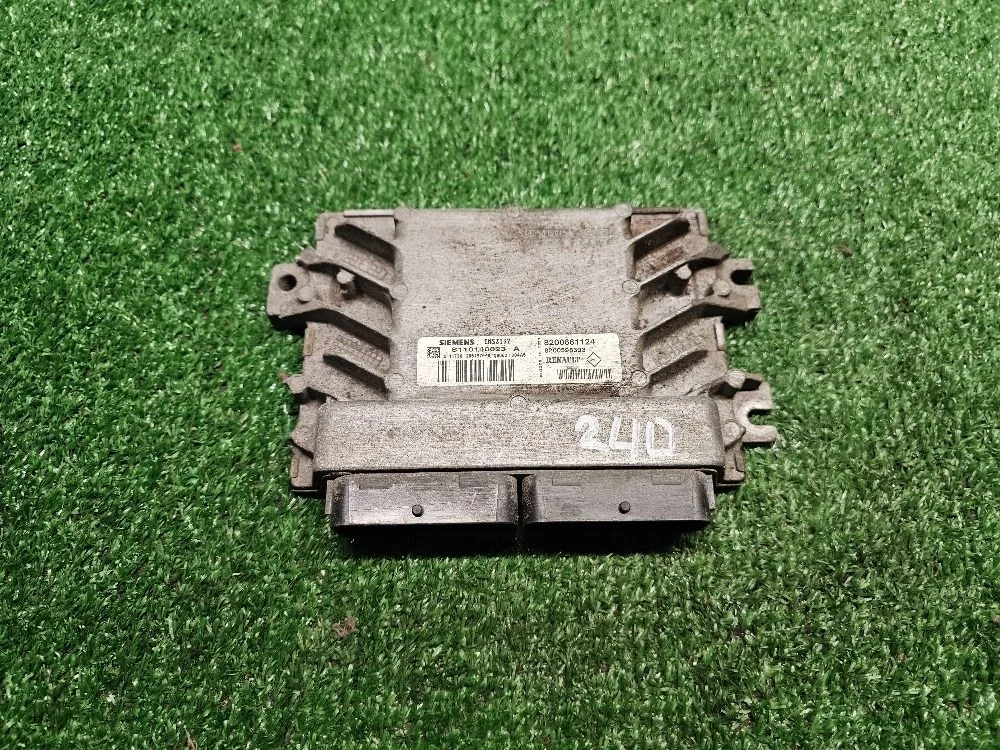 Блок управления двс Renault Logan