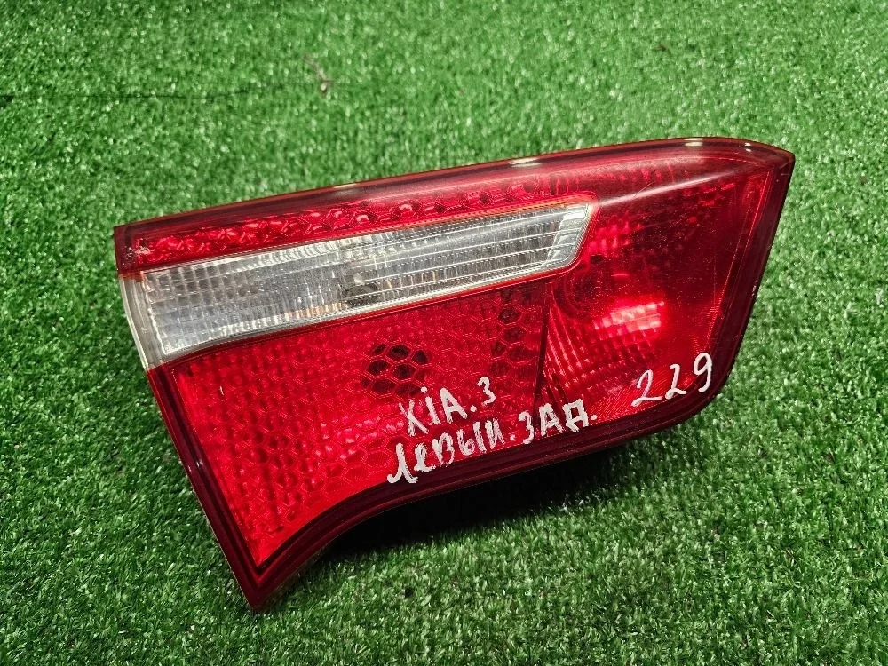 Фонарь задний внутренний левый Kia Rio 3