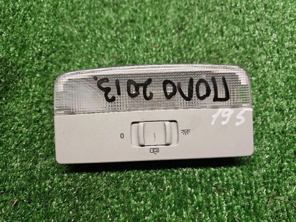 Плафон салона Volkswagen Polo