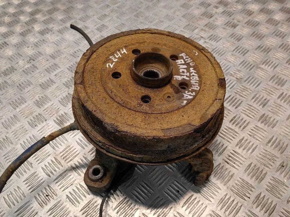 Кулак поворотный задний левый Renault Duster 2