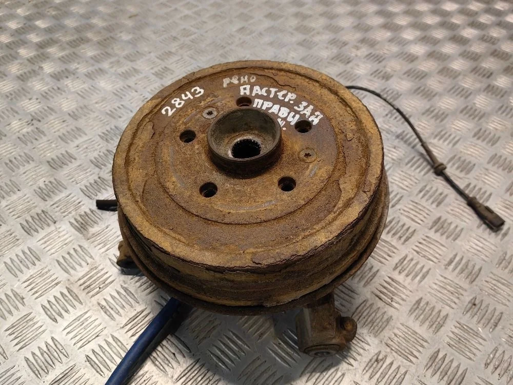 Кулак поворотный задний правый Renault Duster 2