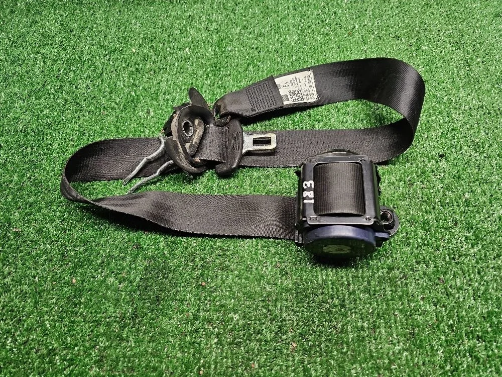 Ремень безопасности передний правый VW Polo 5