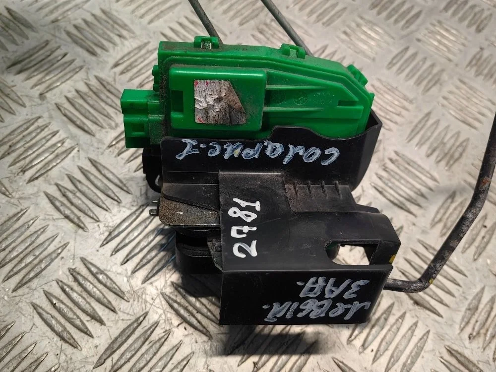 Замок двери задней левой Hyundai Solaris