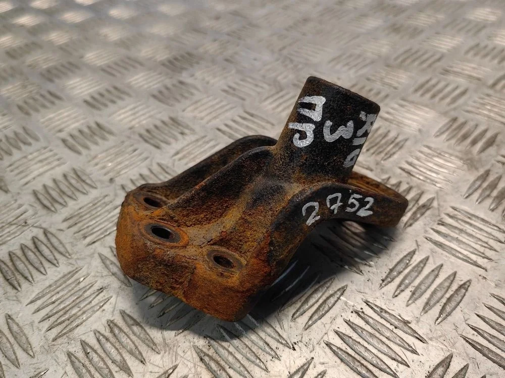 Кронштейн двигателя правый Kia Rio III