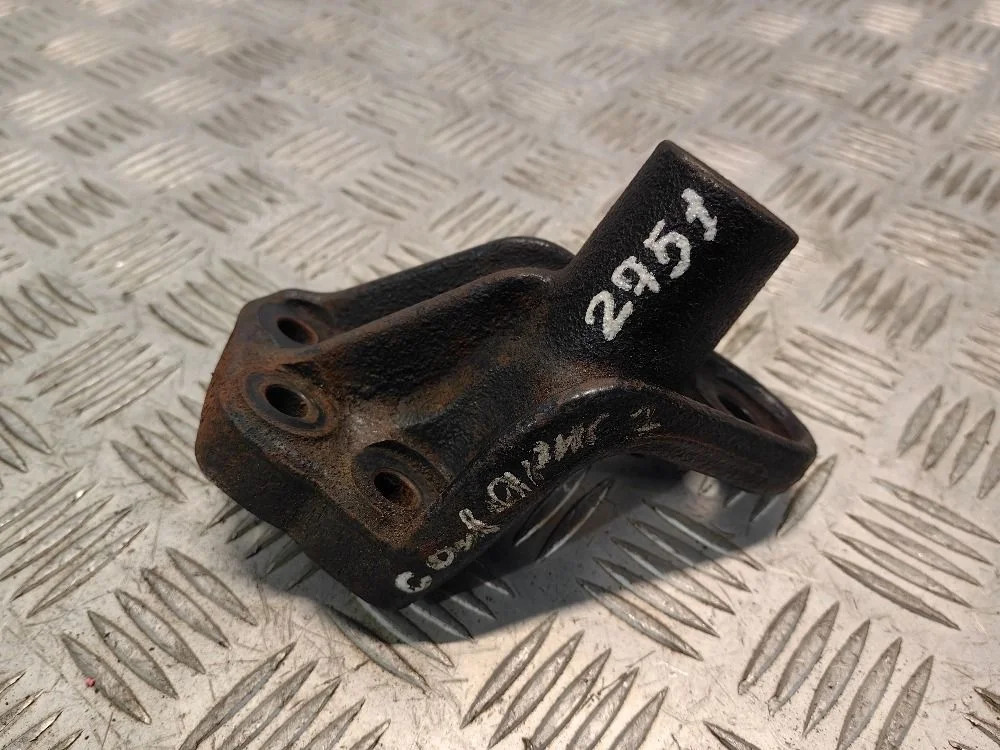 Кронштейн двигателя правый Hyundai Solaris