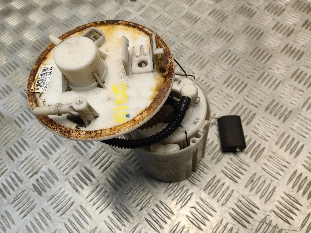 Насос топливный  Kia Rio III