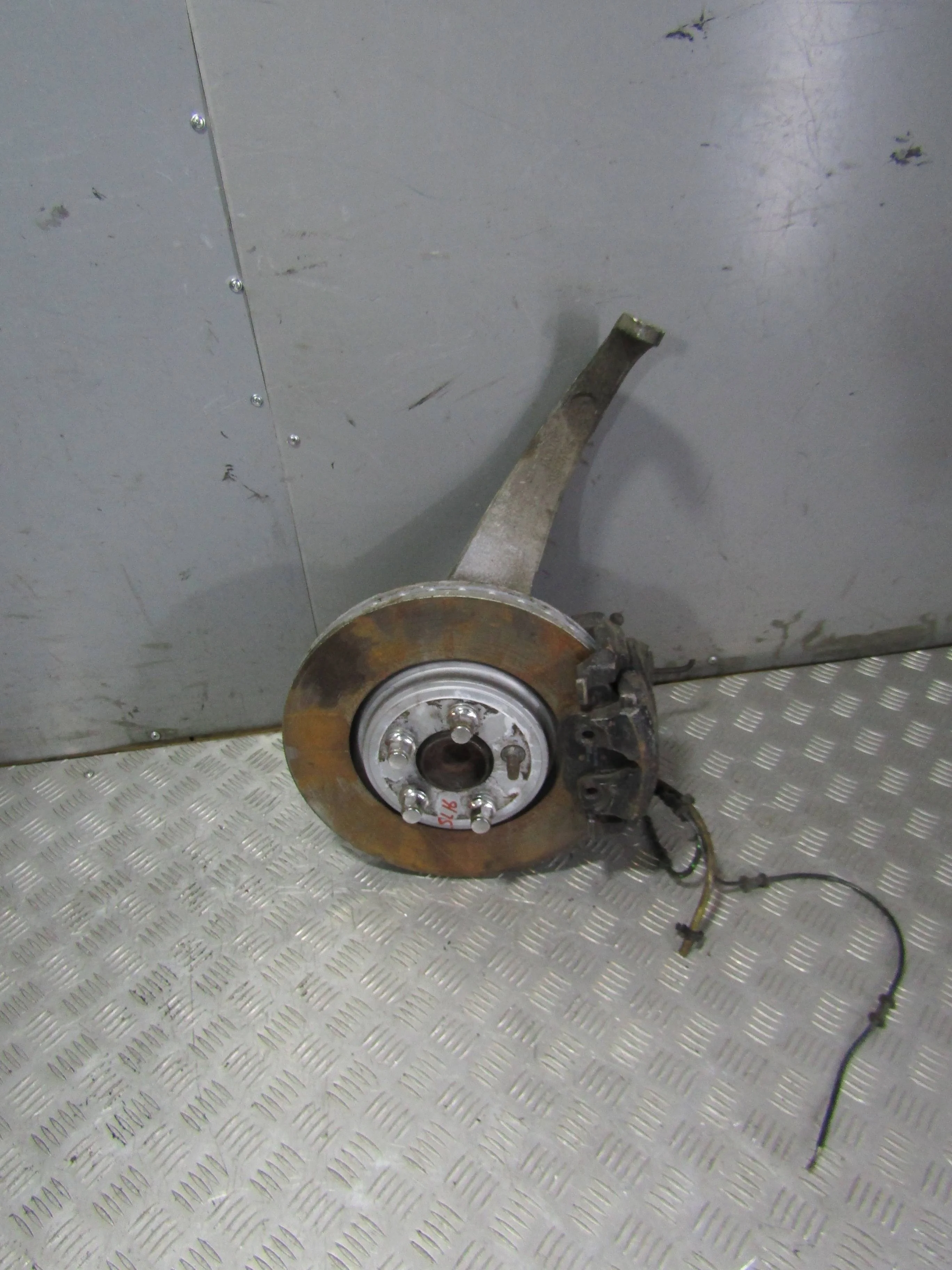 Кулак поворотный передний левый JAGUAR XF I реста