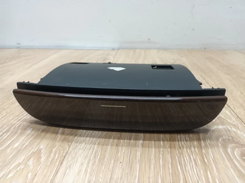 Пепельница Mercedes W220