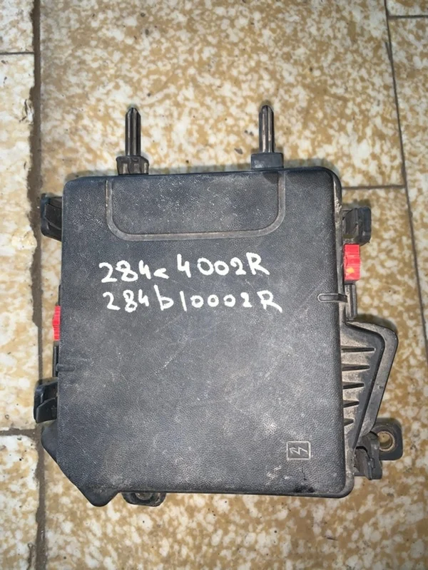 Корпус блока предохранителей Renault Megane