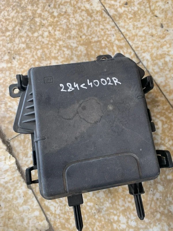 Корпус блока предохранителей Renault Megane