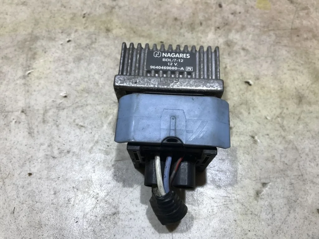 Реле свечей накала NIssan Renault