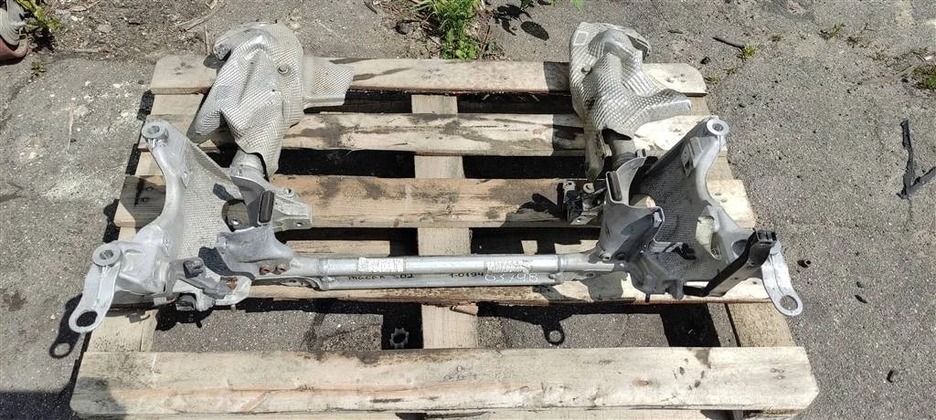 Балка подвески передняя (подрамник) 8R0399315J  3