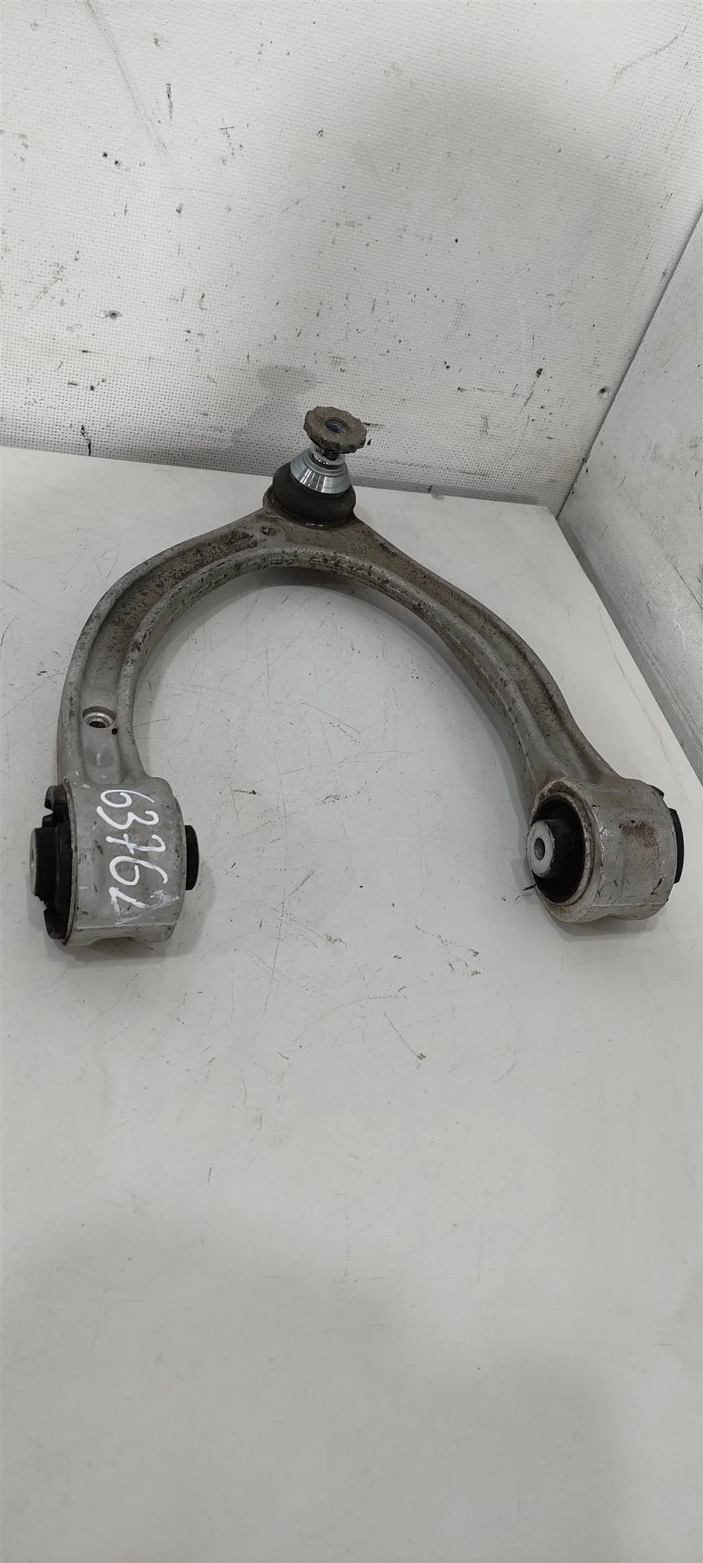 Рычаг передний левый A2053305501  2.0 Бензин Merc