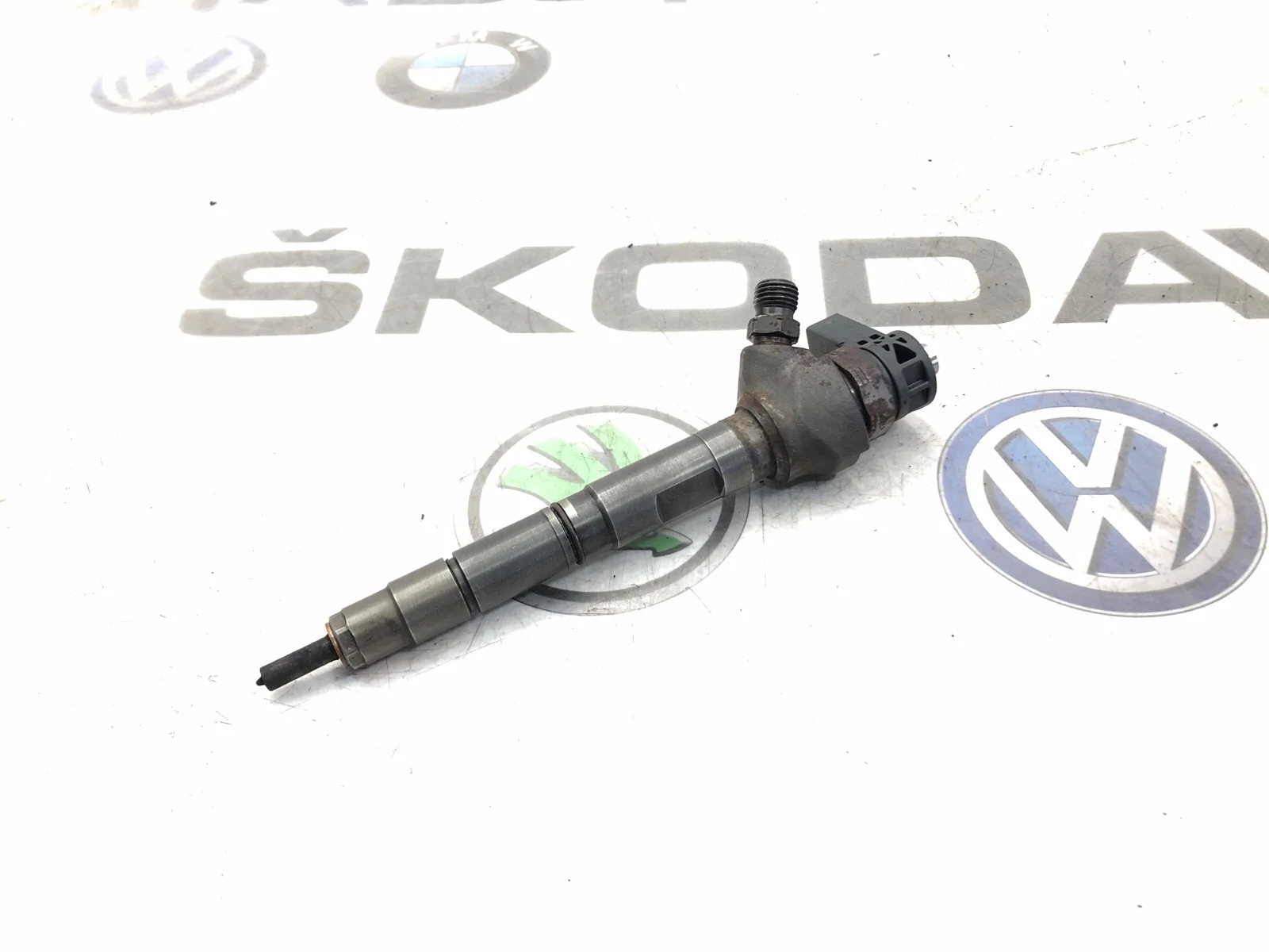 Топливная форсунка Skoda Yeti 2014 03L130277Q 5L 2.0 CFHC