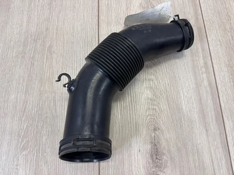 Патрубок воздушного фильтра VW Touareg 2015-2018 7P