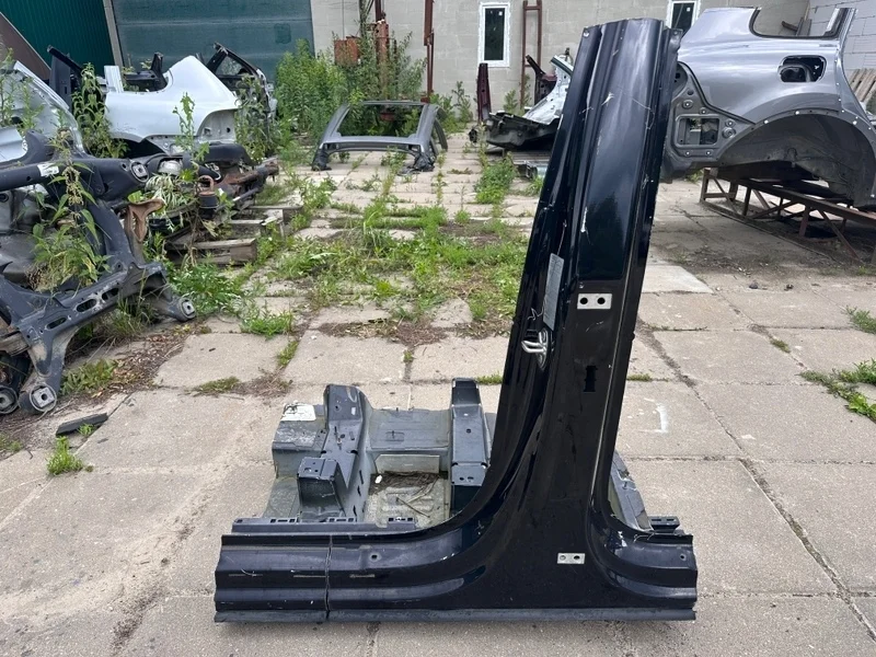 Стойка кузова b порогом Audi Q7 2015- 4M