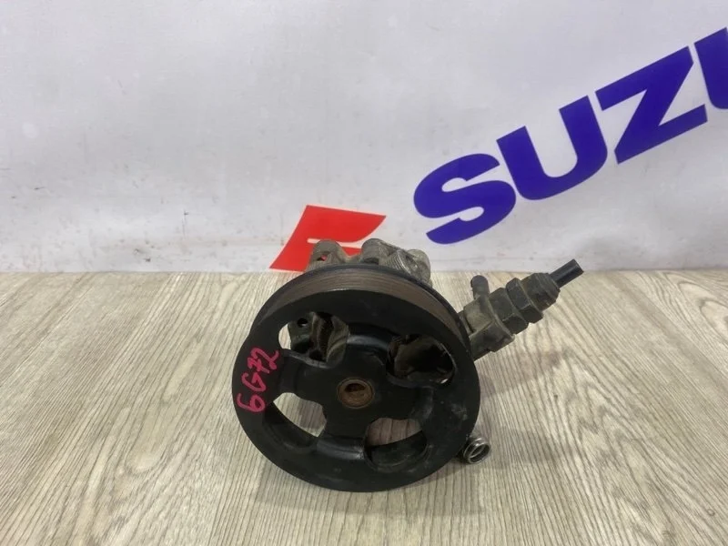 Насос гидроусилителя руля Mitsubishi Pajero 2009