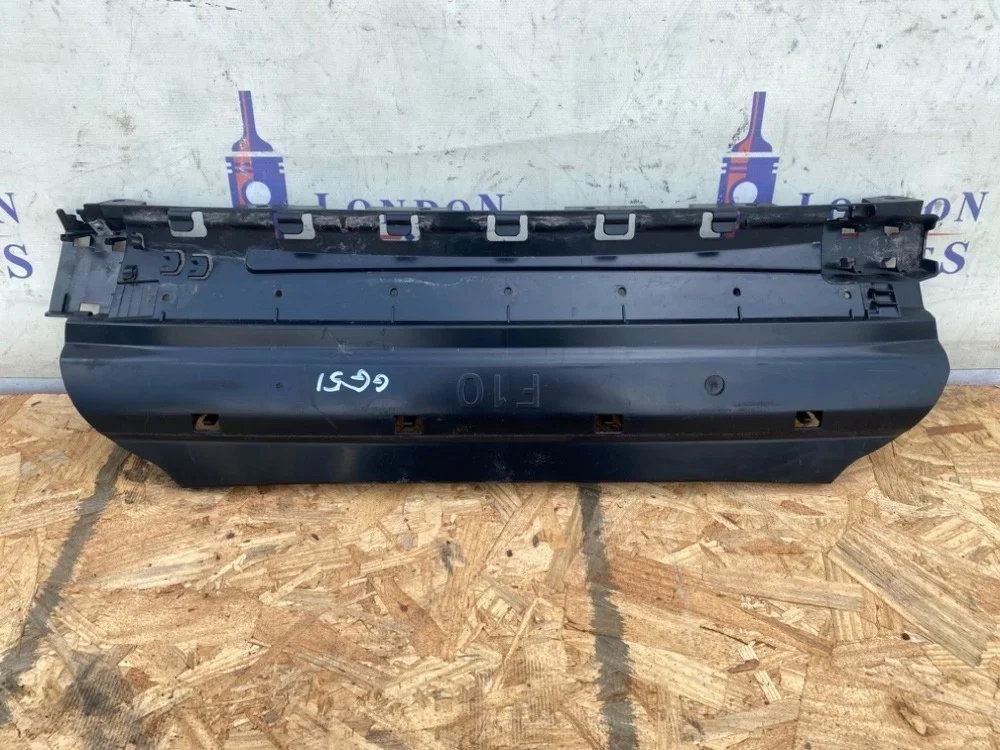 Кронштейн крепления бампера BMW F10